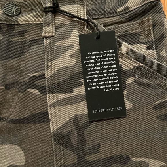 NWT Kut from the Kloth Alice Short - Picture 3 of 4